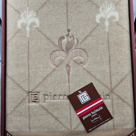 Pierre Balmain Blanket - Picture 1 of 10